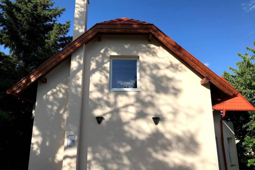 Balatonalmádi 'New' Sunkissed Villa On The Old Hill מראה חיצוני תמונה